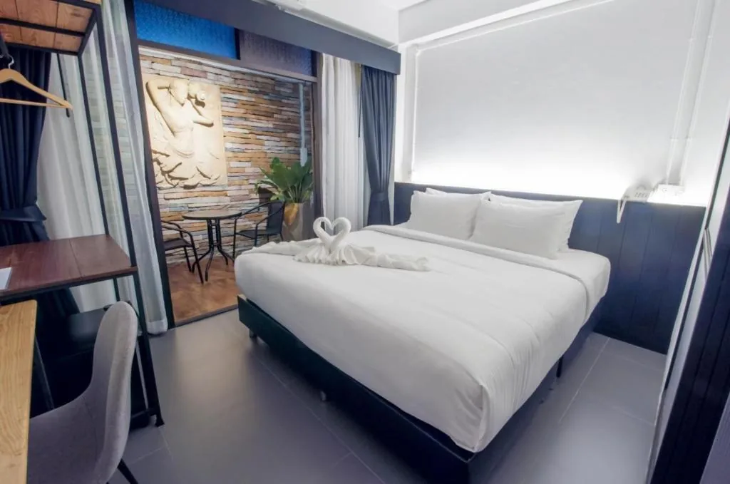 Deluxe Double Room — Sathu Hotel